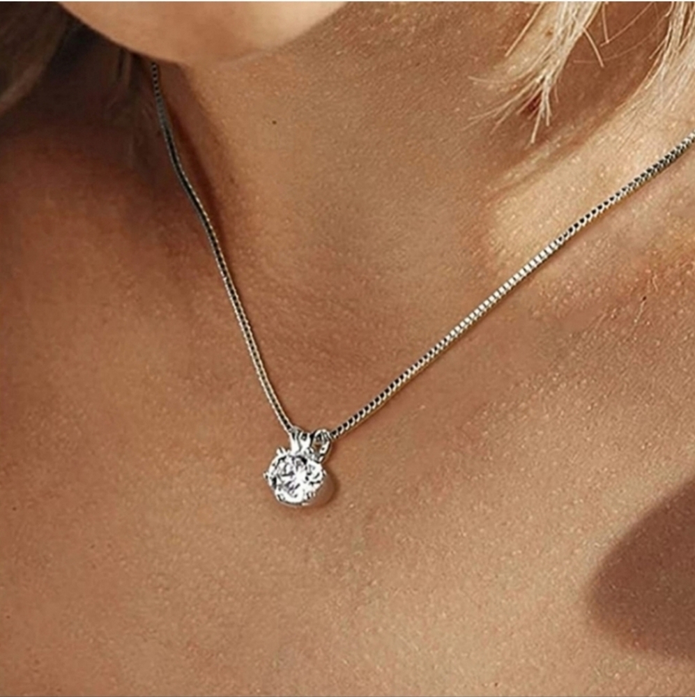 18K White Gold 1 Ct Diamond Pendant Necklace